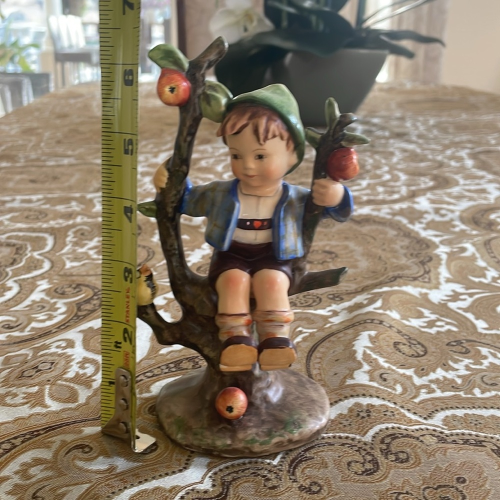 Mj Hummel Apple tree boy